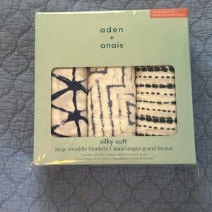 Aden snd Anais swaddles, never been opened